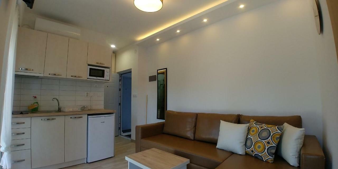 Mago Apartments Nea Kallikrateia Exterior photo